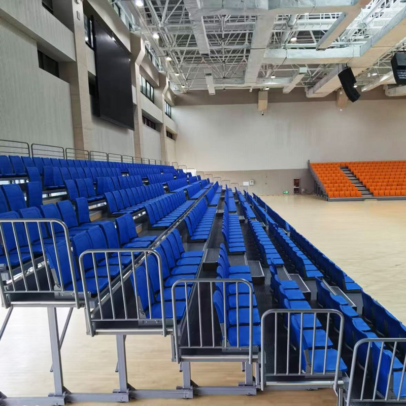 Flip-up retractable grandstand seat Flip-up retractable grandstand seat